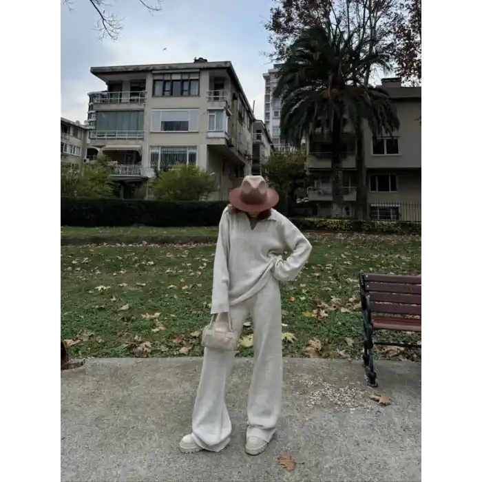 Yakalı Cizgi Detaylı Triko İkili Takım - Beyaz