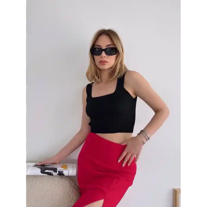 Yırtmaçlı esnek kumaş midi boy etek koyu kırmızı