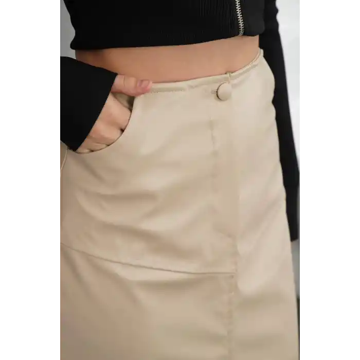 Yırtmaçlı uzun deri etek bej