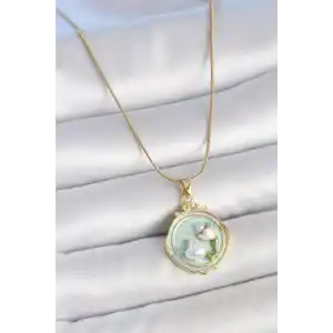 316L Çelik Gold Renk Zincir Turkuaz Mineli İncili Çiçek İşlemeli Portre Model Kadın Kolye