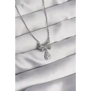 316L Çelik Gümüş Renk Fiyonk Detaylı Zirkon Taşlı Damla Model Kolye