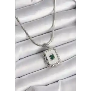 316L Çelik Gümüş Renk İtalyan Zincir Beyaz Sedefli Kare Portre Model Zümrüt Taş Detay Kadın Kolye