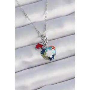 316L Çelik Gümüş Renk Yapboz Motif Kalp Figür Charm Model Kadın Kolye