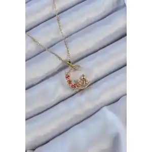 316L Çelik Zincir Altın Renk Kırmızı Gül Detay Kedi Figür Zirkon Taşlı Ay Kolye
