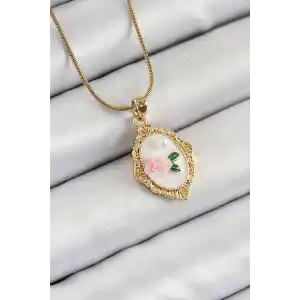 316L Çelik Zincir Beyaz Sanatsal Portre İnci Detaylı Gül Figürlü Model Gold Renk Kadın Kolye
