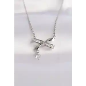 316L Çelik Zincir Gümüş Renk Zirkon Taşlı Kalp Detay Fiyonk Kolye