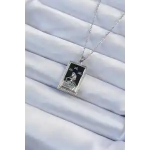 316L Çelik Zincir Gümüş Renk Zirkon Taşlı Siyah Mineli Kız Figürlü Tarot Kolye