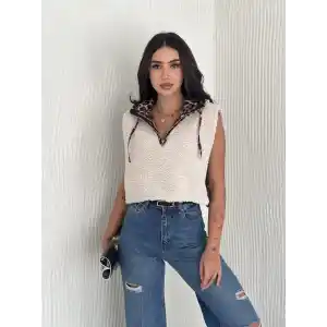 Astarlı kapşonlu kuzu yelek beyaz t1243