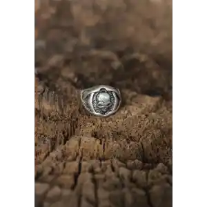 Ayarlanabilir Kuru Kafa Tasarımlı Erkek Yüzük