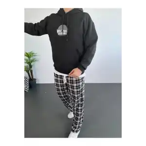 Erkek Oversize Üç İplik Kapüşonlu Sweatshirt – Siyah Sırt ve Ön Baskılı, Kanguru Cepli, Rahat Kalıp, İçi Pamuklu ModeL-Siyah