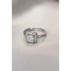 Gümüş Renk Baget ve Zirkon Taşlı Kare Yüzük