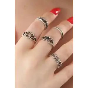 Gümüş Renk Lotus Model Siyah Kristal Taş Detay Bayan Yüzük Kombin