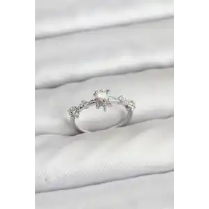 Gümüş Renk Pirinç Yıldız Model Kadın Yüzük