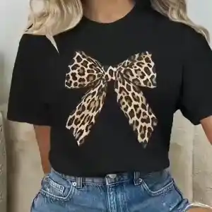 Leopar Desenli Fiyonklu Tişört - Rahat Polyester, Makinede Yıkanabilir, Bisiklet Yaka, Kadınlar için Yazlık Günlük Üst - Siyah