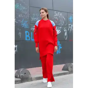 Omuz detaylı kol nakışlı ikili alt üst triko takım kırmızı