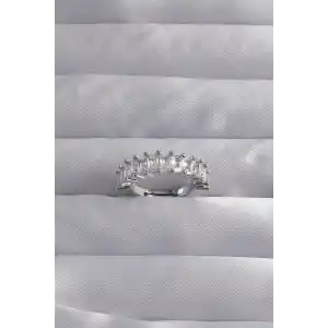 Pirinç Ayarlamalı Gümüş Renk Baget Taşlı Su Yolu Yüzük