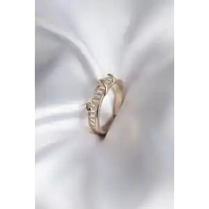 Pirinç Gold Renk Su Yolu Zirkon Taşlı Model Kadın Yüzük