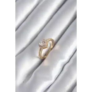 Pirinç Gold Renk Zirkon Taşlı Kalp Charm Model Kadın Yüzük