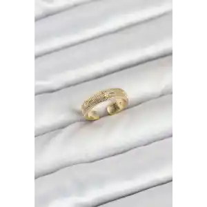 Pirinç Gold Renk Zirkon Taşlı Kutup Yıldızı Model Kadın Yüzük