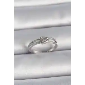 Pirinç Gümüş Renk Ayarlanabilir Zirkon Taşlı Düğüm Kalp Model Kadın Yüzük