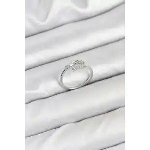 Pirinç Gümüş Renk Kalpli Detaylı Zirkon Taşlı Kadın Yüzük