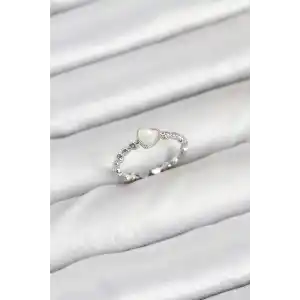 Pirinç Gümüş Renk Kalpli Model Kadın Yüzük