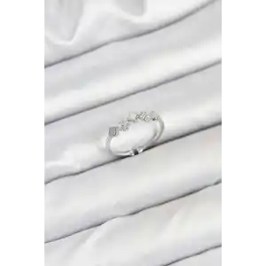 Pirinç Gümüş Renk Minimal Yonca Detaylı Kadın Yüzük