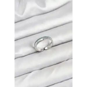 Pirinç Gümüş Renk Sıralı Zirkon Taşlı Kutup Yıldızı Model Kadın Yüzük