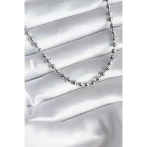 Pirinç Gümüş Renk Topçuk Detay Kadın Kolye