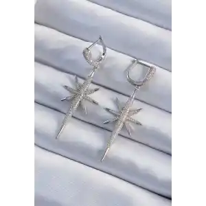 Pirinç Gümüş Renk Zirkon Taş Kaplama Kutup Yıldızı Tasarımlı Kadın Küpe