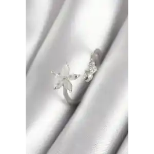 Pirinç Gümüş Renk Zirkon Taşlı Çiçek Model Kalp Detay Kadın Yüzük
