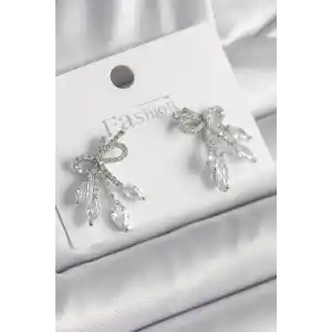 Pirinç Gümüş Renk Zirkon Taşlı Düğüm Model Damla Zirkon Taşlı Kadın Küpe