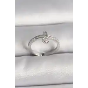 Pirinç Gümüş Renk Zirkon Taşlı İnci Detaylı Kilit Kalp Model Ayarlanabilir Yüzük