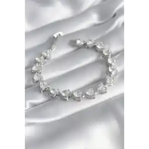 Pirinç Gümüş Renk Zirkon Taşlı Kalp Model VIP Seri Kadın Bileklik