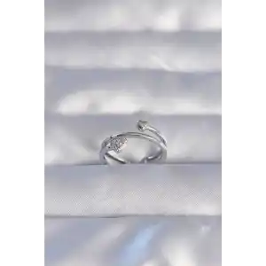 Pirinç Gümüş Renk Zirkon Taşlı Kalpli Model Ayarlanabilir Yüzük