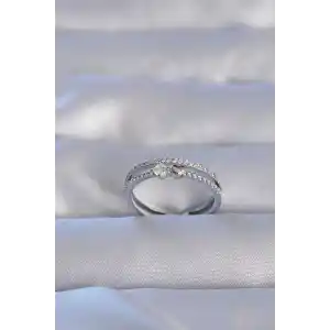 Pirinç Gümüş Renk Zirkon Taşlı Kalpli Su Yolu Model Ayarlanabilir Yüzük