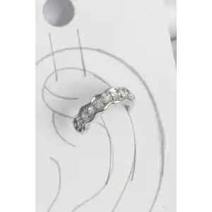 Pirinç Gümüş Renk Zirkon Taşlı Kıkırdak Model Kadın Küpe