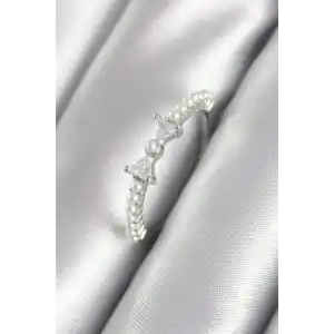 Pirinç Gümüş Renk Zirkon Taşlı Kurdele Model İnci Detay Kadın Yüzük