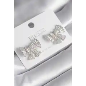 Pirinç Gümüş Renk Zirkon Taşlı Kurdele Model Kadın Küp