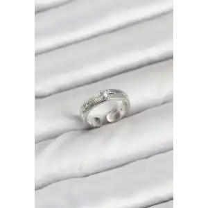 Pirinç Gümüş Renk Zirkon Taşlı Kutup Yıldızı Model Kadın Yüzük