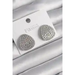 Pirinç Gümüş Renk Zirkon Taşlı Plaka Model Kadın Küpe