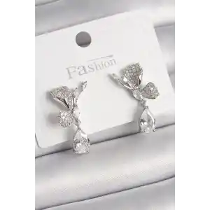 Pirinç Gümüş Renk Zirkon Taşlı Turna Kuşu Model Sallantı Detay Kadın Küpe