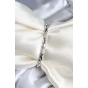 Pirinç Kemik Model Zirkon Taşlı Gümüş Renk Kadın Bileklik