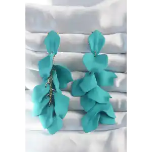 Pirinç Turkuaz Renk Sallantılı Yaprak Model Küpe
