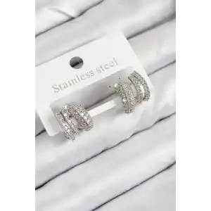 Pirinç Zirkon Taşlı Kıvrımlı Model Gümüş Renk Kadın Küpe