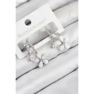 Pirinç Zirkon Taşlı Papatya Model Gümüş Renk Kadın Küpe