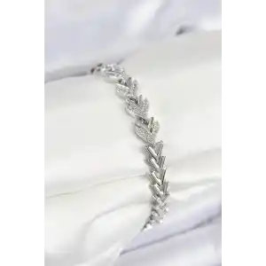 Pirinç Zirkon Taşlı Sıralı Ok Model Gümüş Renk Kadın Bileklik