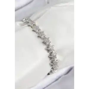 VIP Seri Pirinç Zirkon Taşlı Sıralı Yıldız Model Gümüş Renk Kadın Bileklik