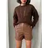 Beli lastikli çıtçıtlı deri şort kahve w241007