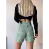 Çıtçıtlı siyah köprü tüvit şort yeşil